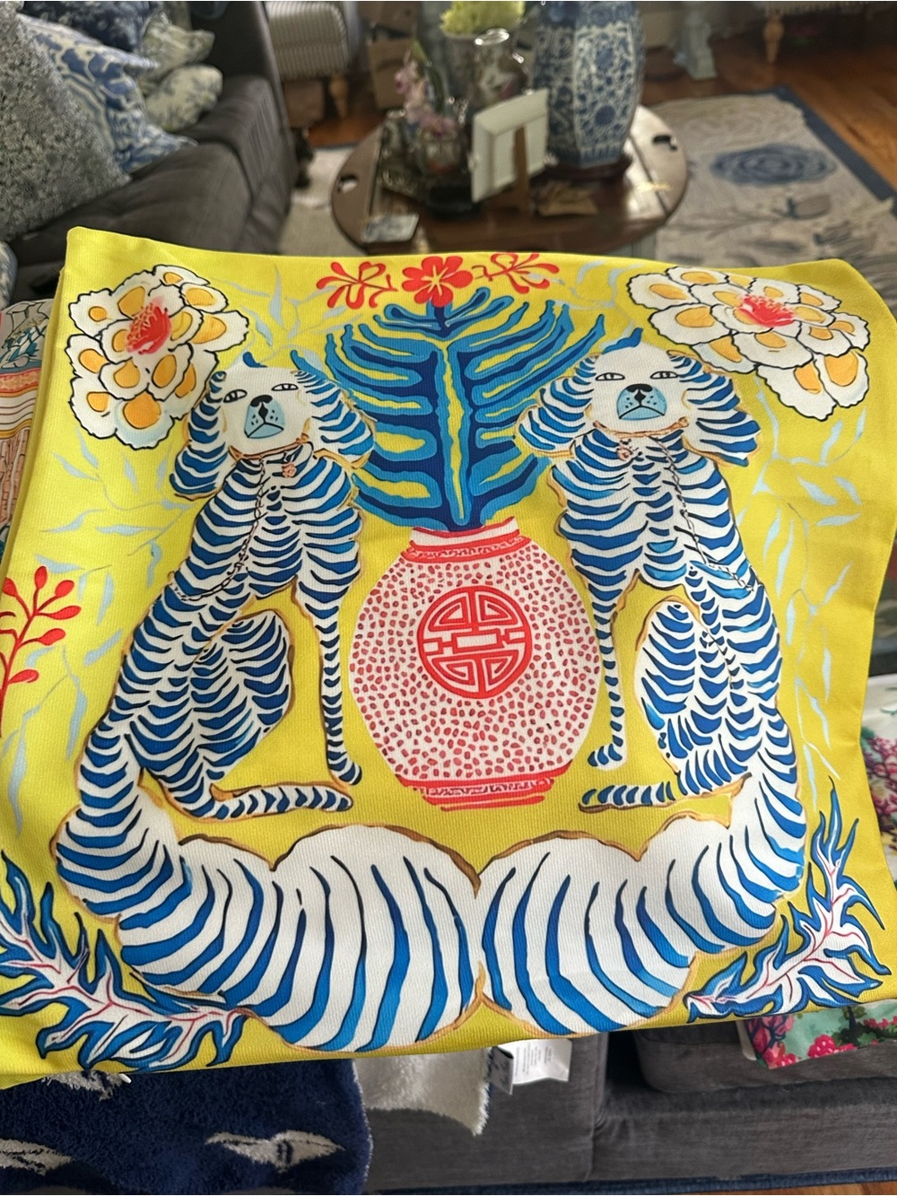Chinoiserie Staffers On Lemon Cushion Cover Velvet Eye CosyThrow Pillow Case 18”